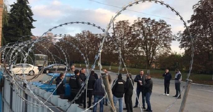 Російський слід: завод дитячого харчування на Полтавщині атакують рейдери Російський слід: завод дитячого харчування на Полтавщині атакують рейдери