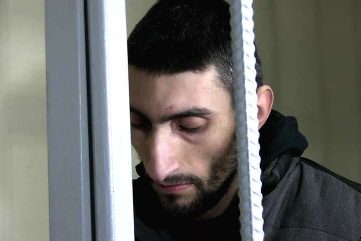 Возле изолятора заблокировали авто с освобожденным "Топазом": фото и видео Возле изолятора заблокировали авто с освобожденным "Топазом": фото и видео