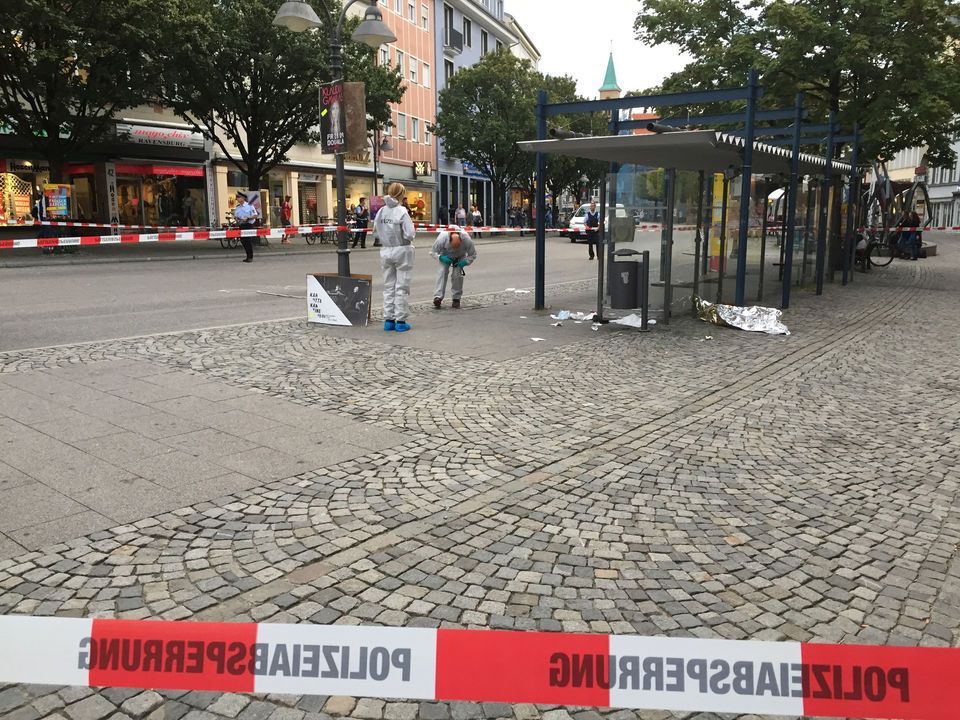В Германии неизвестный устроил резню, есть раненые: фото В Германии неизвестный устроил резню, есть раненые: фото