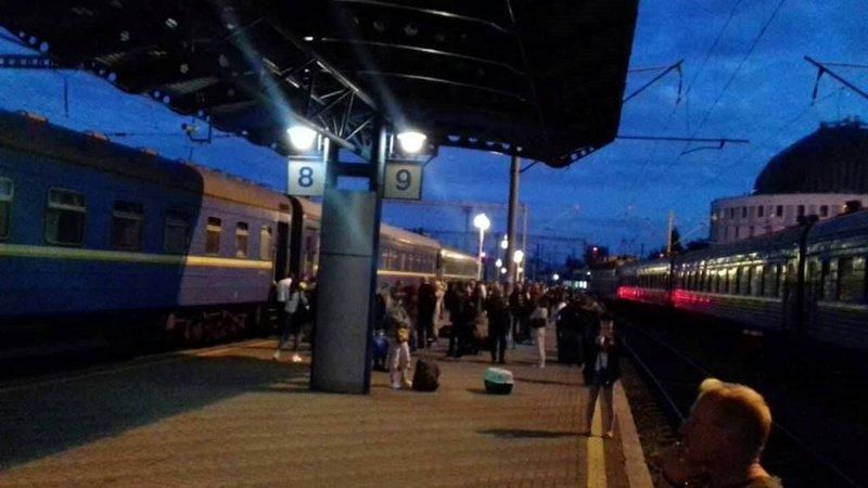 У Києві евакуювали 700 пасажирів потягу "Київ-Маріуполь" через псевдозамінування