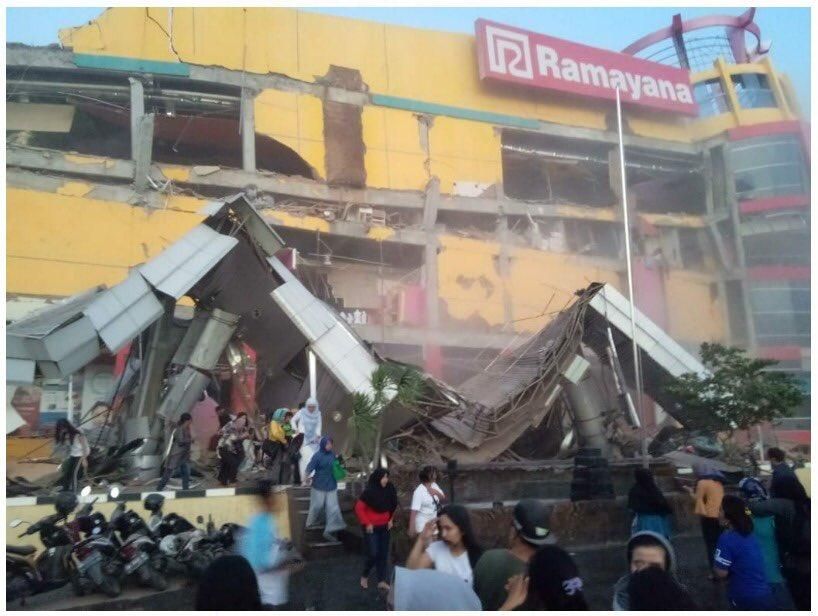 Землетрясение и цунами в Индонезии 2018: погибли 48 человек