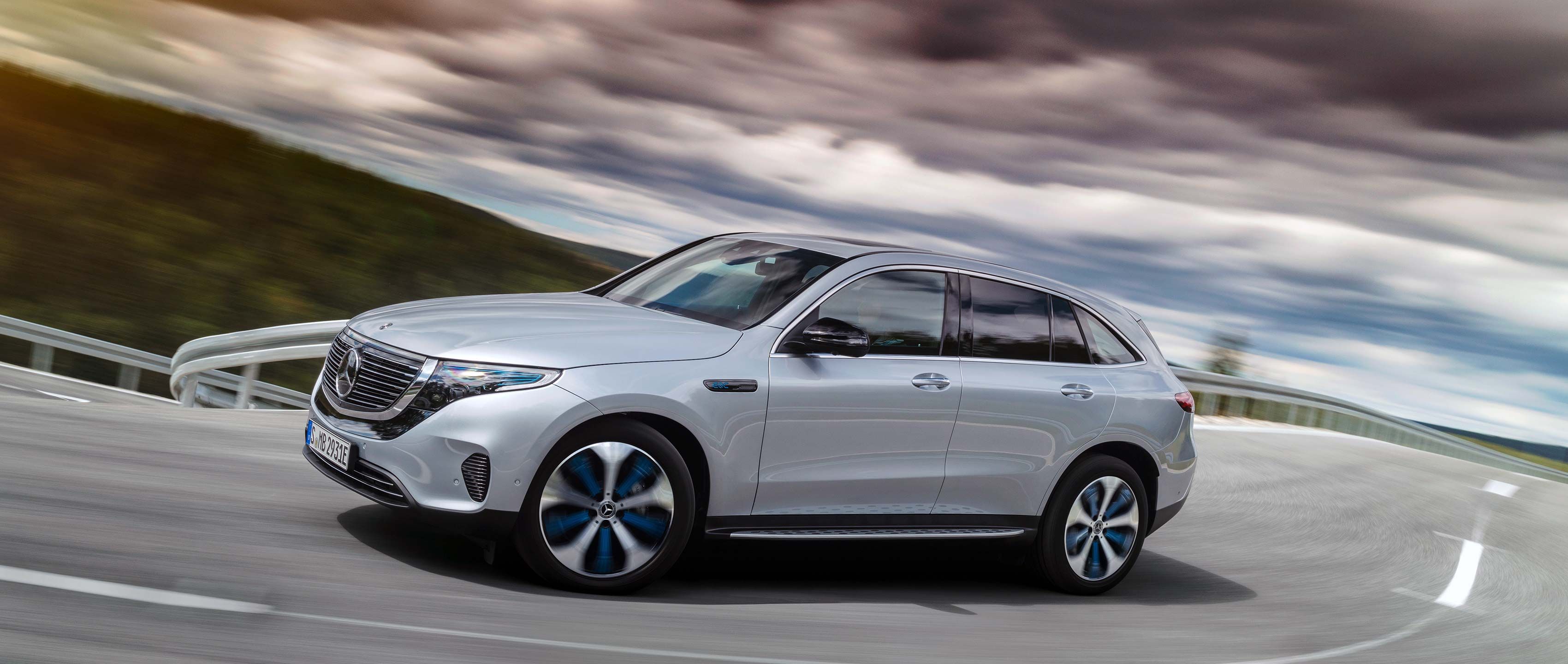 Mercedes-Benz EQC – перший електричний кросовер бренду і крок у "нову еру мобільності" Mercedes-Benz EQC – перший електричний кросовер бренду і крок у "нову еру мобільності"