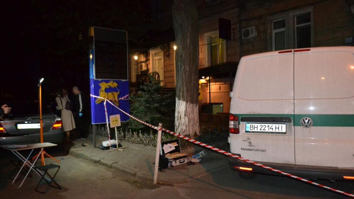 Как стреляли и грабили инкассаторов в Одессе: опубликовано видео Как стреляли и грабили инкассаторов в Одессе: опубликовано видео