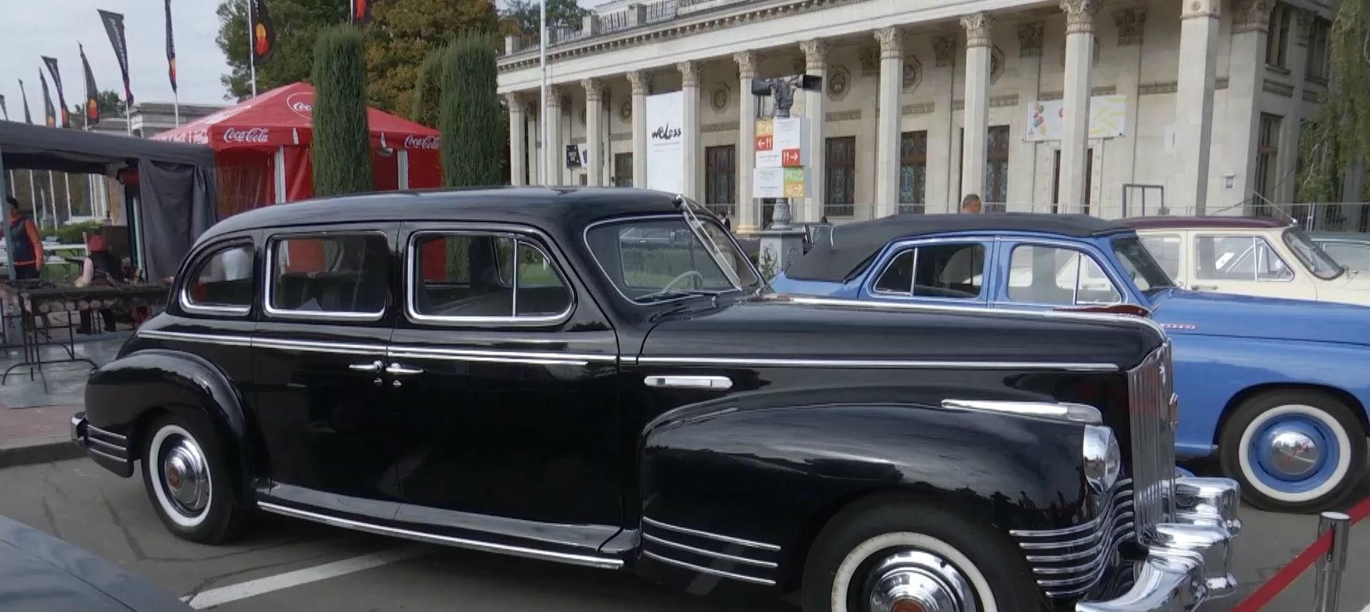 Фестиваль ретроавтомобілів: фото екслюзивник експонатів Фестиваль ретроавтомобілів: фото екслюзивник експонатів