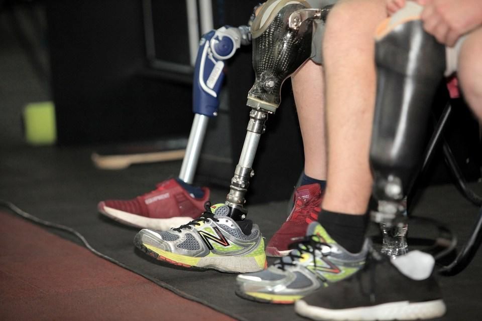 У Харкові за підтримки НАТО 9 бійців отримали спеціальні спортивні протези У Харкові за підтримки НАТО 9 бійців отримали спеціальні спортивні протези