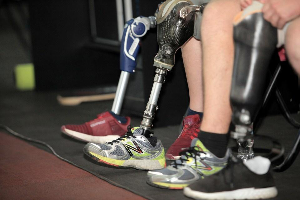 В Харькове при поддержке НАТО 9 бойцов получили специальные спортивные протезы