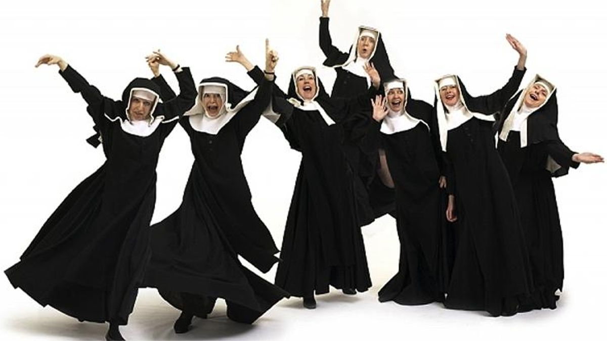 У Польщі монахині масово танцювали на концерті: видовищне відео