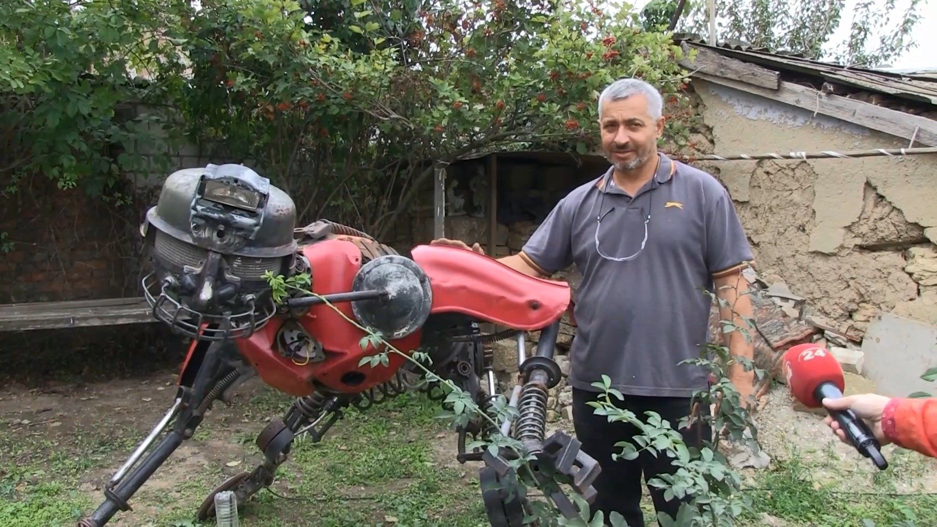 На Херсонщине мужчина создает уникальные скульптуры из хлама: эксклюзивные фото На Херсонщине мужчина создает уникальные скульптуры из хлама: эксклюзивные фото