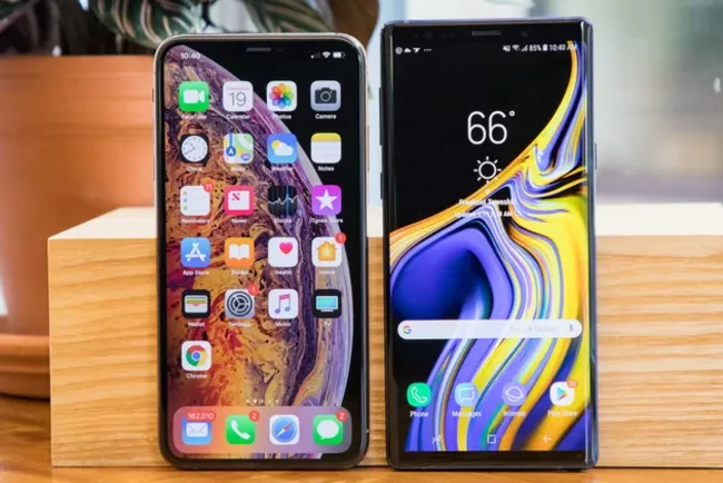 Samsung Galaxy Note 9 чи iPhone Xs Max Samsung Galaxy Note 9 чи iPhone Xs Max