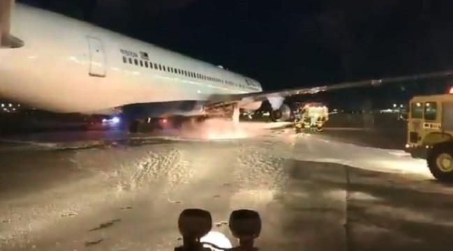 У США перед зльотом загорівся літак із пасажирами на борту: відео