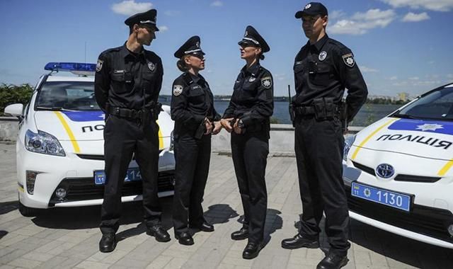 В Украине будут штрафовать за незаконное использование наименования и символики полиции В Украине будут штрафовать за незаконное использование наименования и символики полиции