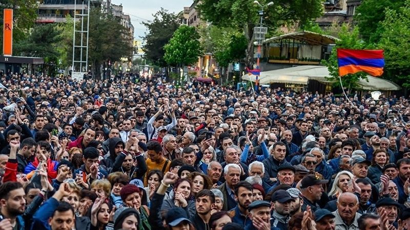 У Вірменії спалахнули масові протести через закон, який блокує вибори