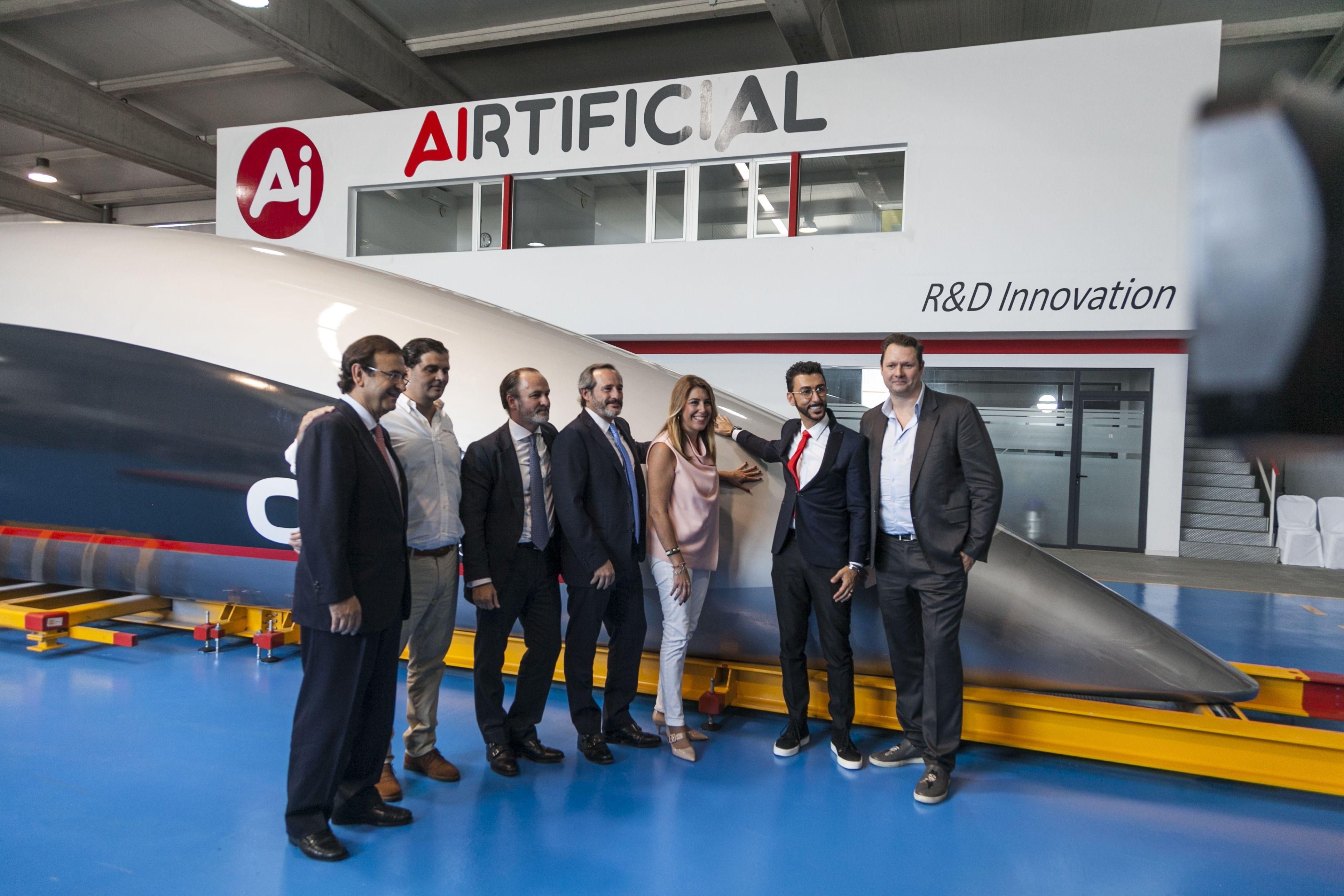 Опубликованы первые фото реальной капсулы Hyperloop Опубликованы первые фото реальной капсулы Hyperloop