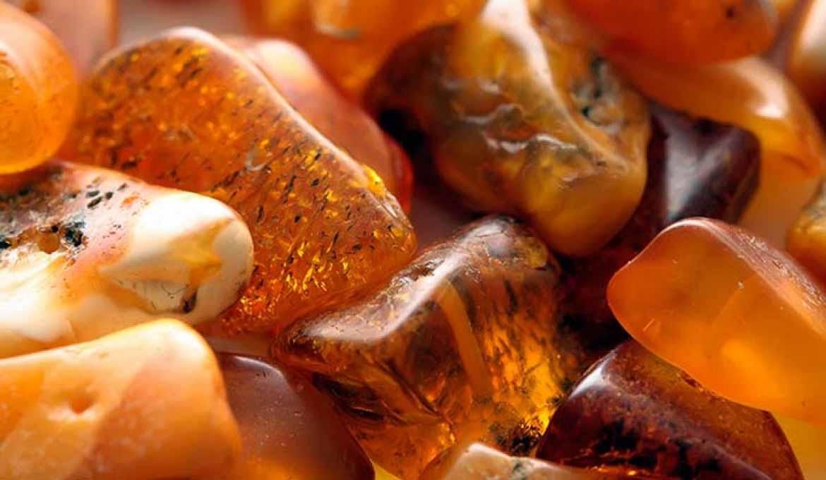 На Ровенщине полицейские изъяли янтарь на полмиллиона гривен На Ровенщине полицейские изъяли янтарь на полмиллиона гривен