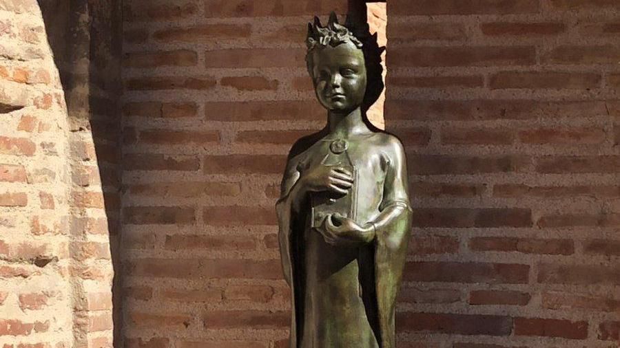 Во Франции открыли памятник Анне Ярославне Во Франции открыли памятник Анне Ярославне