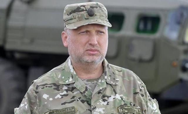 Россия стянула войска на границу с Украиной, есть угроза вторжения, – Турчинов