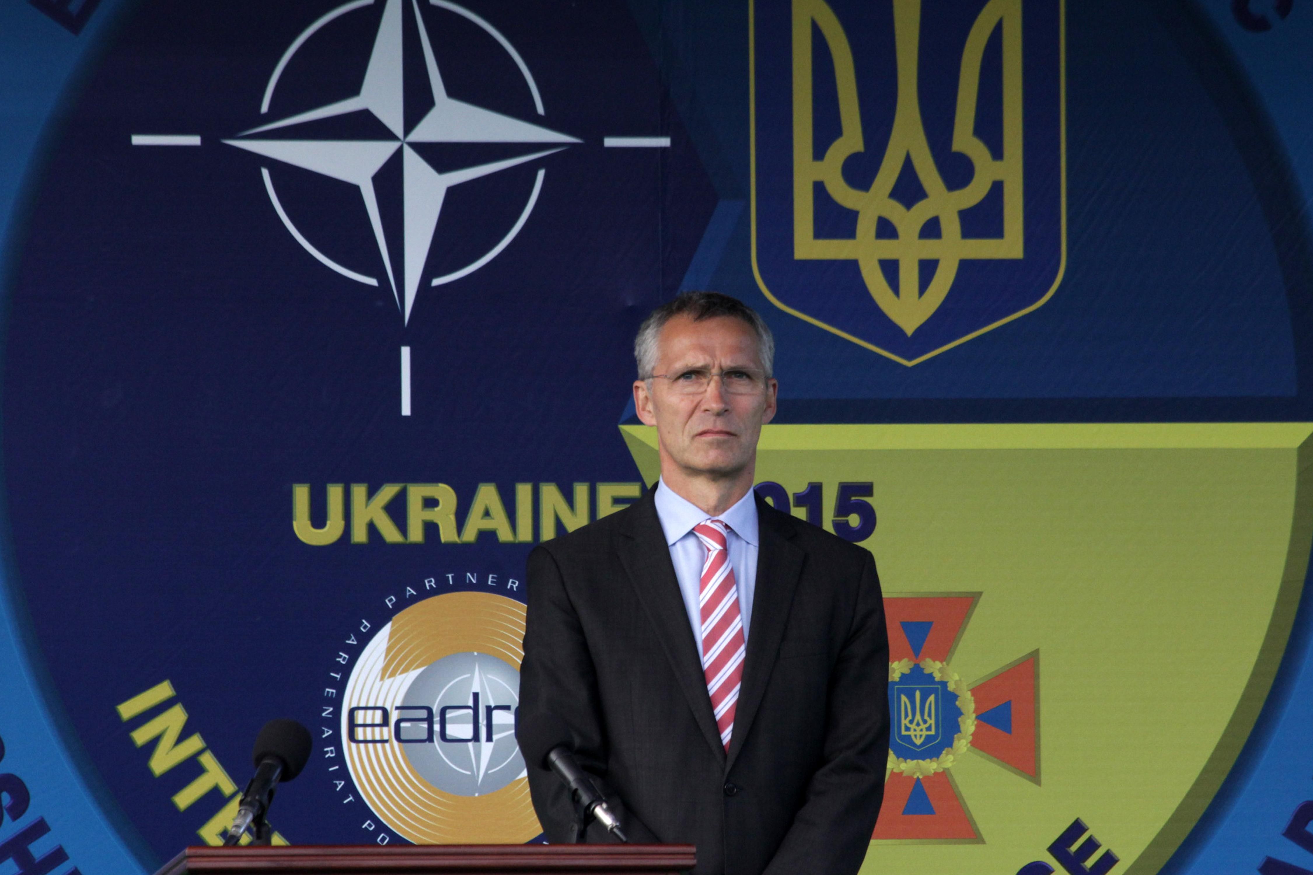 "Пліч-о-пліч з Україною": у НАТО розповіли, кого підтримують у конфлікті в Азовському морі