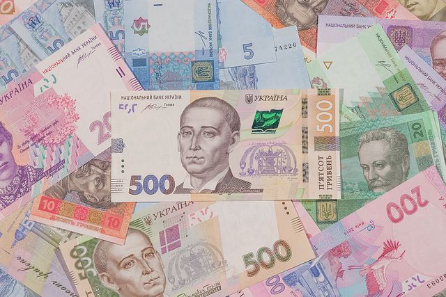 Готівковий курс валют на 04-10-2018: курс долару та євро