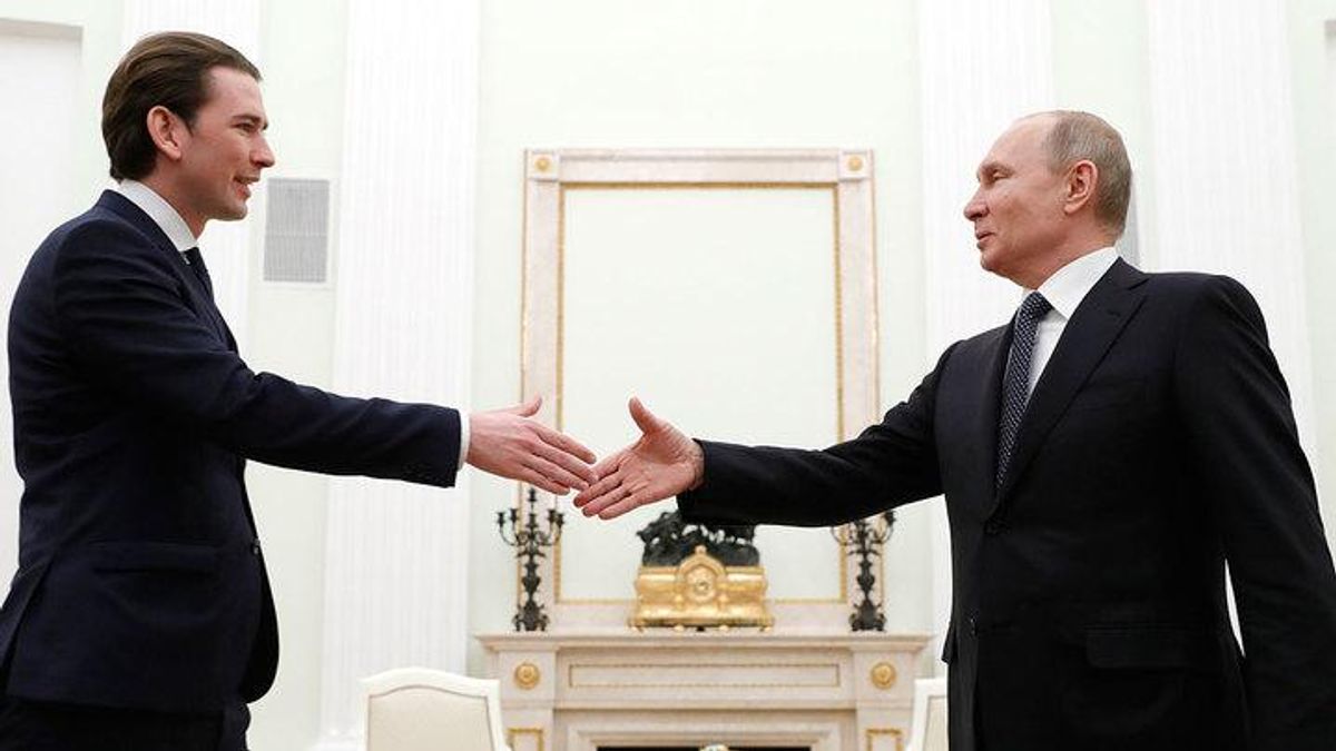 "Россия имеет большую ответственность": Путин не захотел говорить с Курцом о Донбассе "Россия имеет большую ответственность": Путин не захотел говорить с Курцом о Донбассе