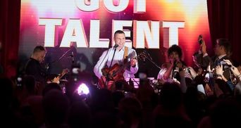 Виталий Кличко вместе с президентом WBC спел хит The Beatles на вечере талантов: видео