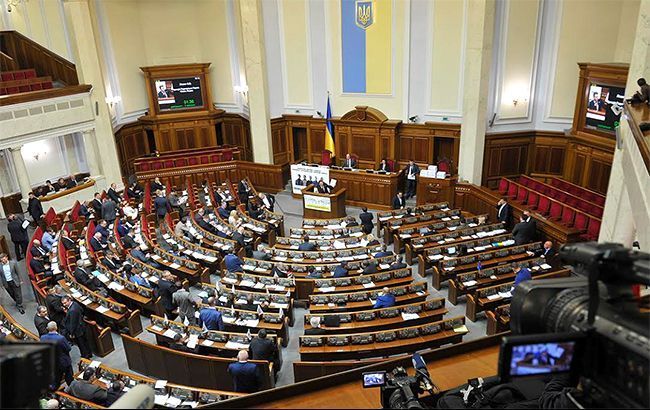 Рада звернулась до РНБО з проханням про санкції проти телеканалів 112 та NewsOne