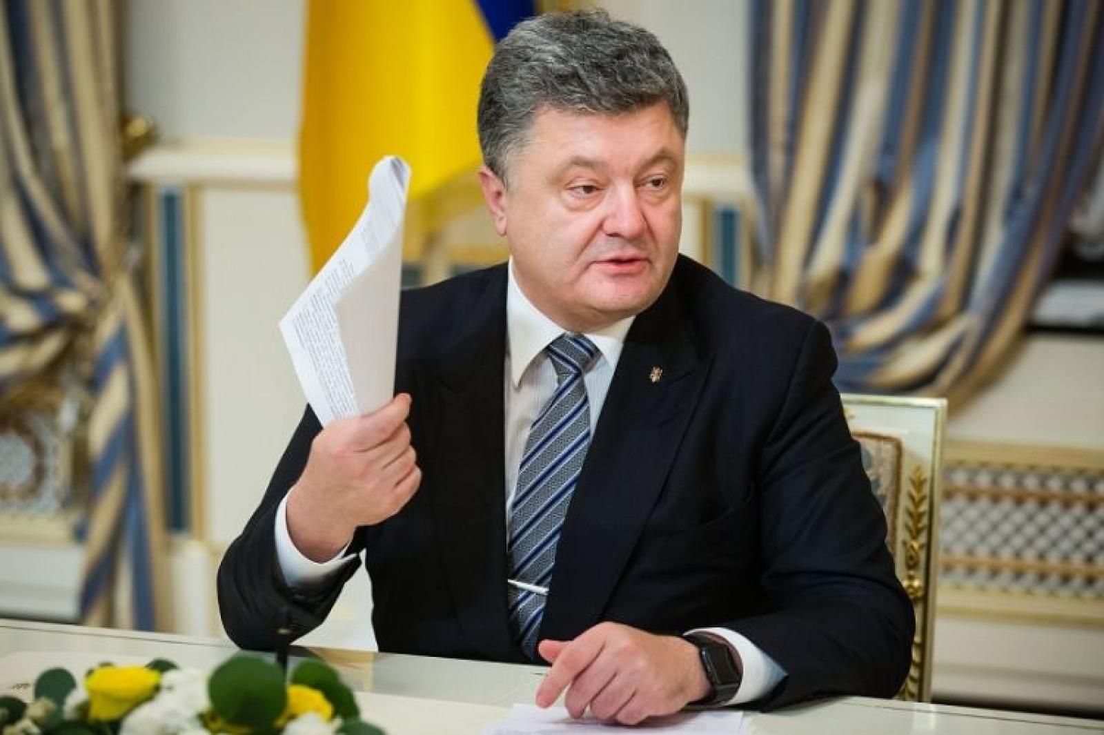 Порошенко схвалив продовження закону про особливий порядок на окупованих територіях Донбасу