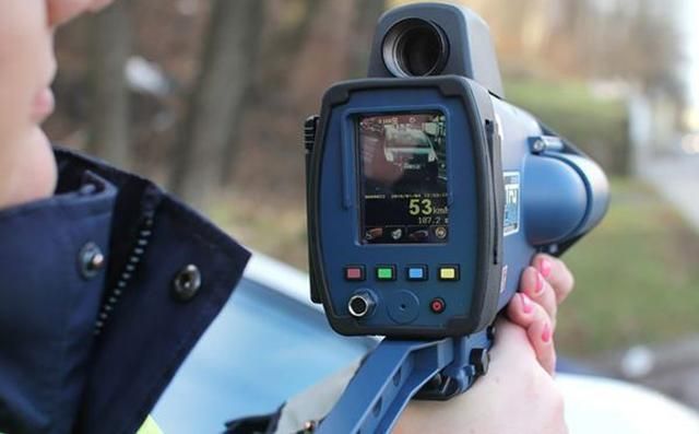 Через кілька днів поліція почне вимірювати швидкість на дорогах новими пристроями Через кілька днів поліція почне вимірювати швидкість на дорогах новими пристроями