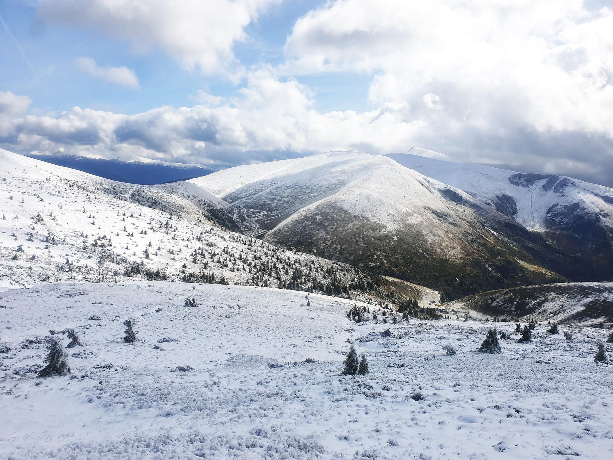 Карпаты замело снегом: новые фото снега в Карпатах Карпаты замело снегом: новые фото снега в Карпатах