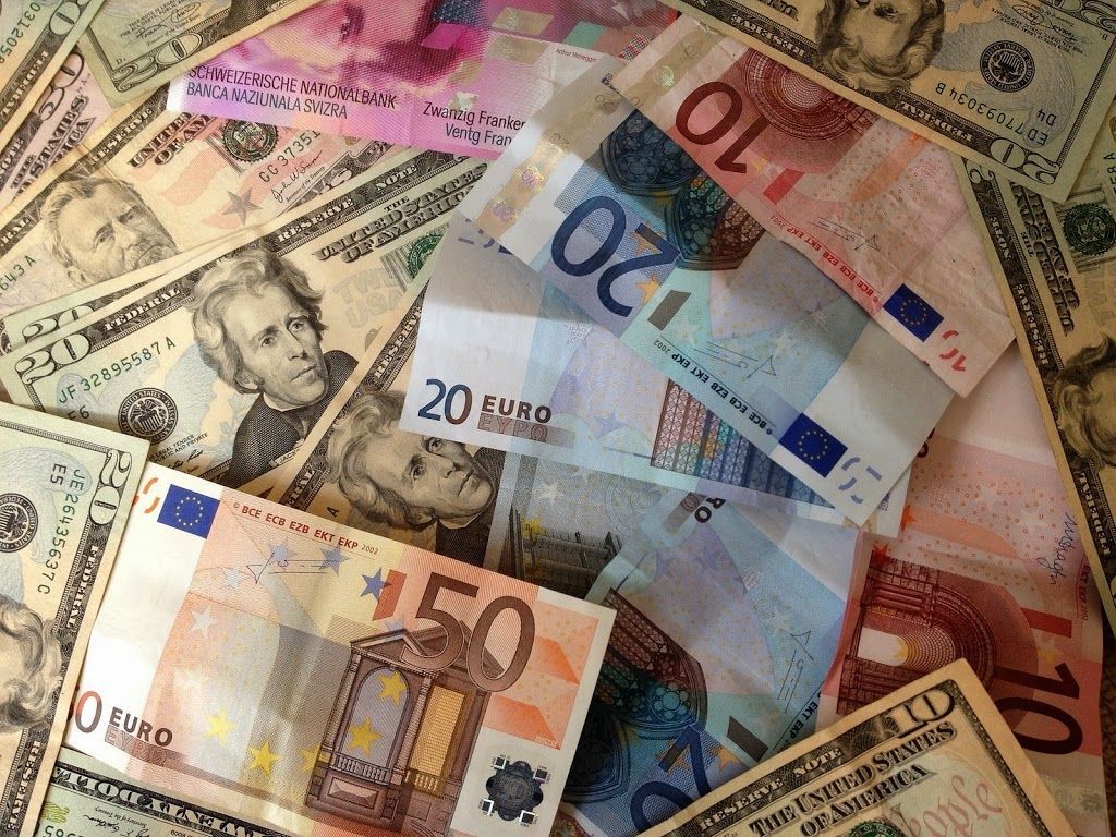 Готівковий курс валют на 05-10-2018: курс долару та євро