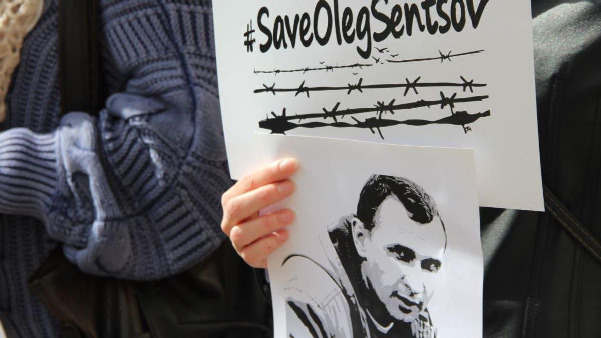 Сенцов припинив голодування: офіційна заява Федеральної служби виконання покарань 