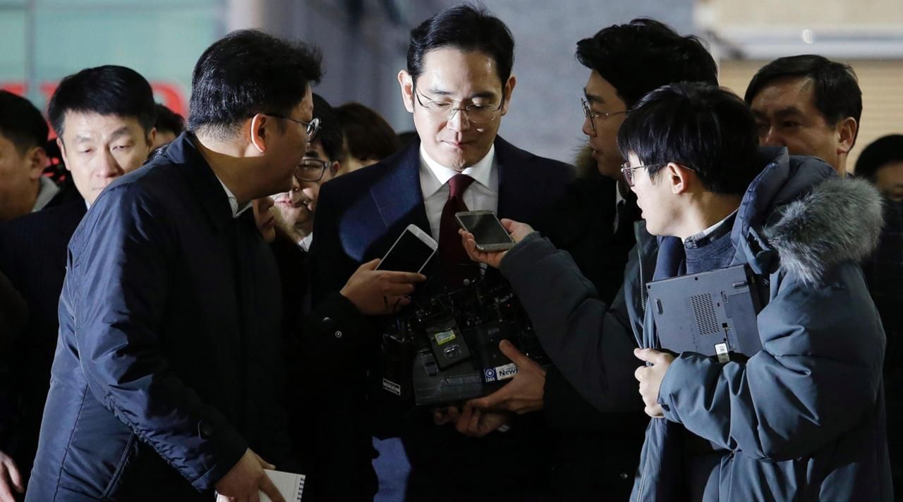 В Южной Корее судили за коррупцию и бросили за решетку четырех бывших президентов страны