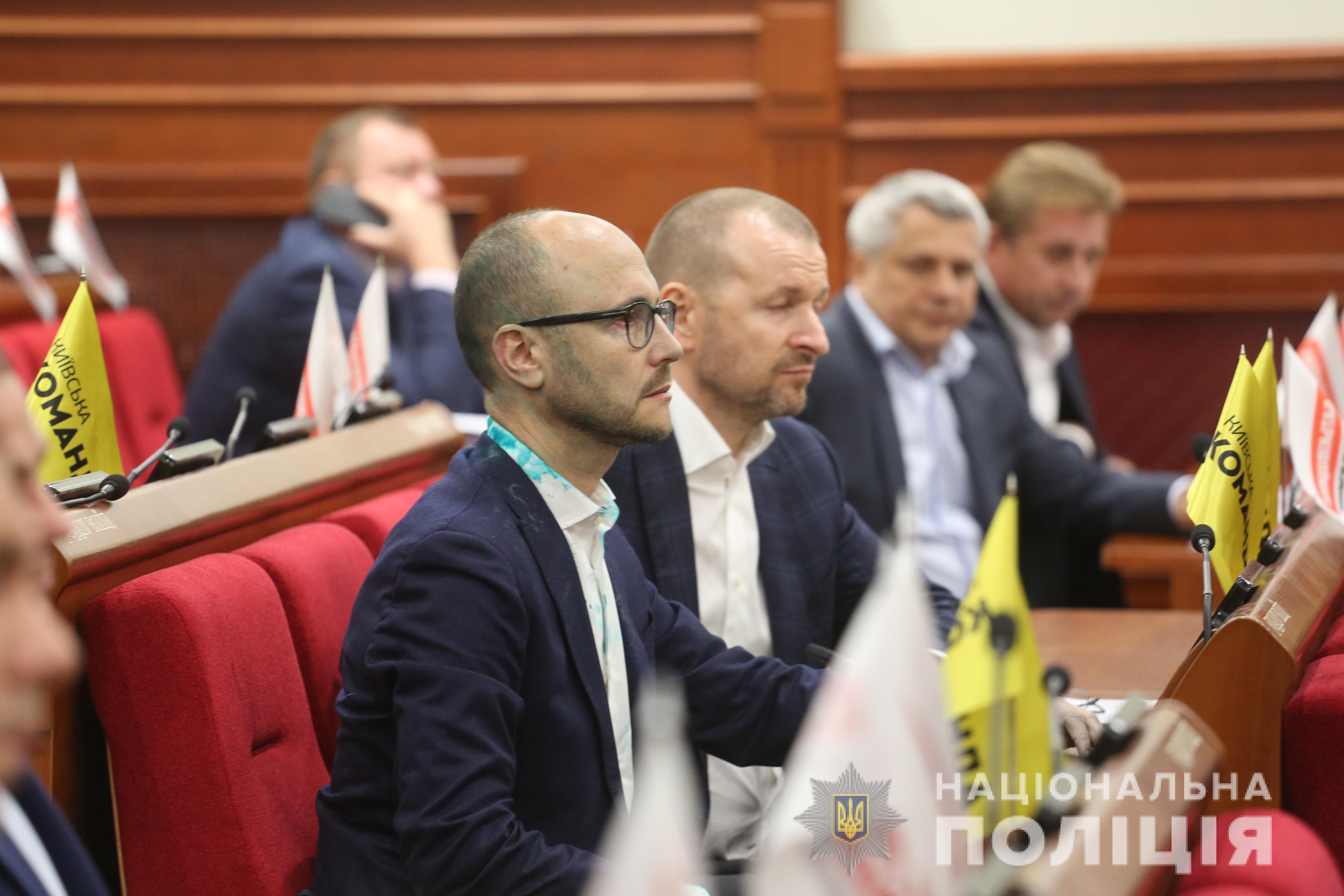 Напад на депутата Київради Гусовського: в поліції розглядають три версії Напад на депутата Київради Гусовського: в поліції розглядають три версії