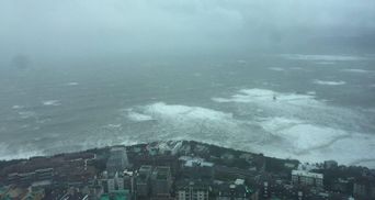 Тайфун "Конг-рей" обрушился на Японию, Южную Корею и Китай: фото и видео