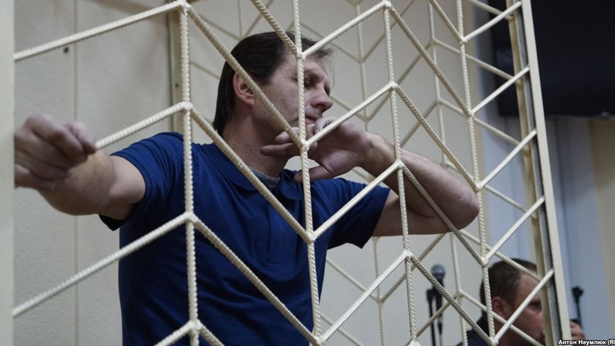 У Москві влаштували благодійний вечір на підтримку політв'язнів: згадали про українців У Москві влаштували благодійний вечір на підтримку політв'язнів: згадали про українців