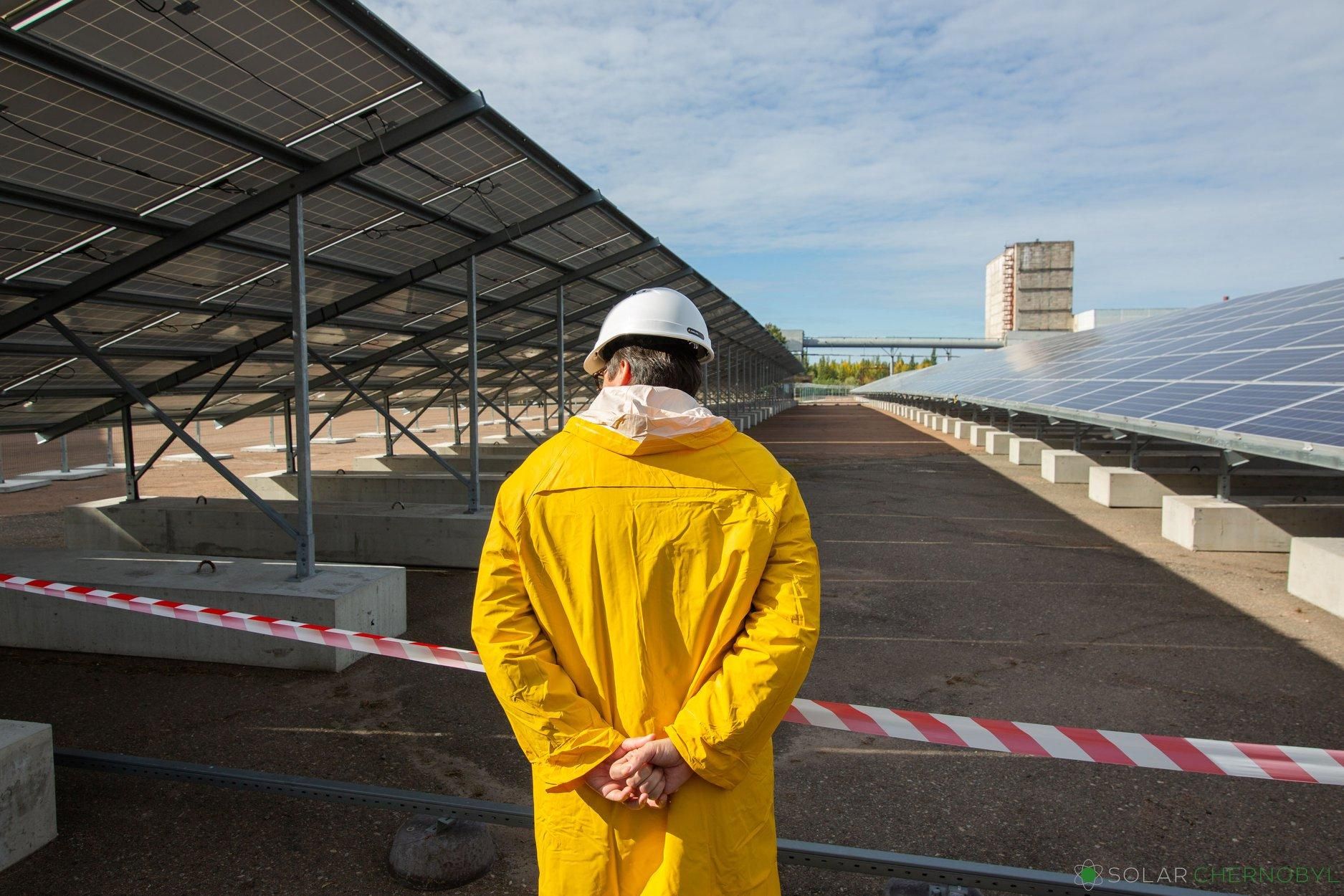 На Чернобыльской АЭС открыли масштабную солнечную электростанцию: впечатляющие фото