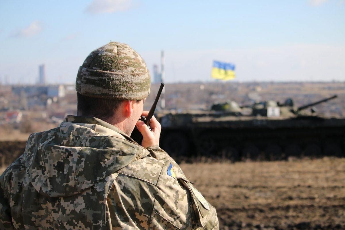 Украинские военные с беспилотника разбомбили позицию боевиков: впечатляющее видео