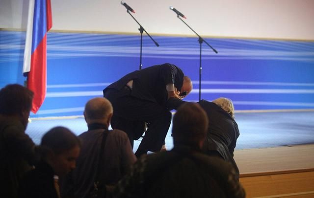 Жиріновський впав просто на сцені: курйозний момент зняли на відео