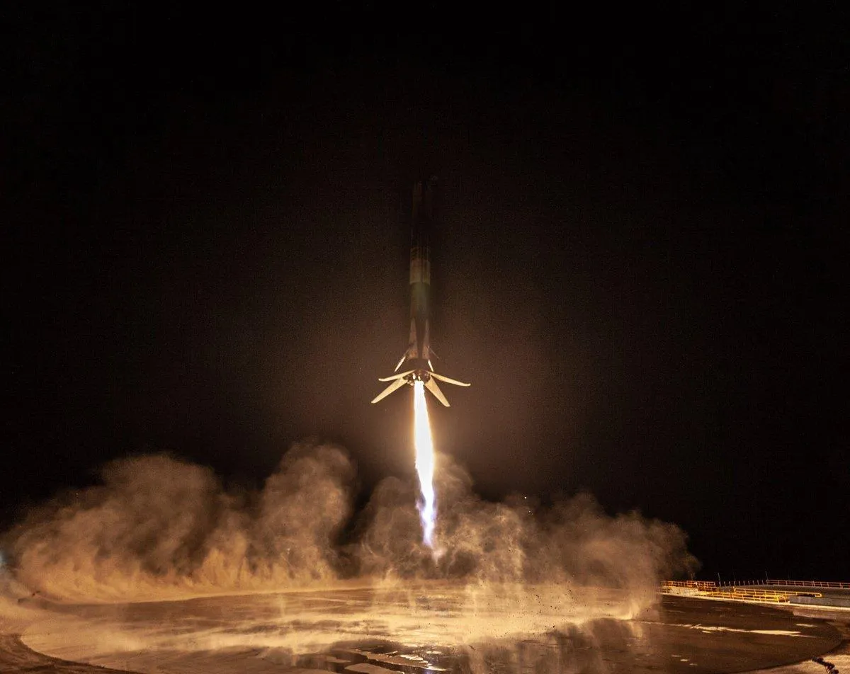 Ракета Ілона Маска успішно повернулася на Землю