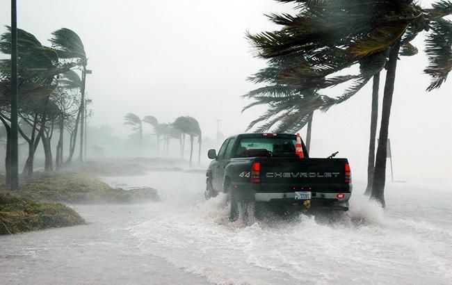Шторм "Майкл", который движется к США, достиг уровня урагана
