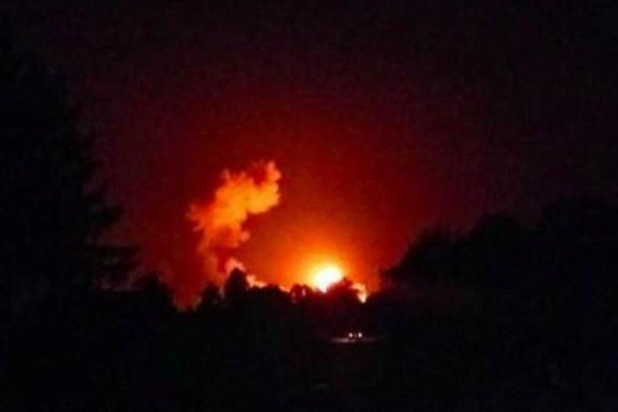 "Це дуже страшно": очевидці розповіли подробиці вибухів на складах в Ічні (фото, відео) "Це дуже страшно": очевидці розповіли подробиці вибухів на складах в Ічні (фото, відео)