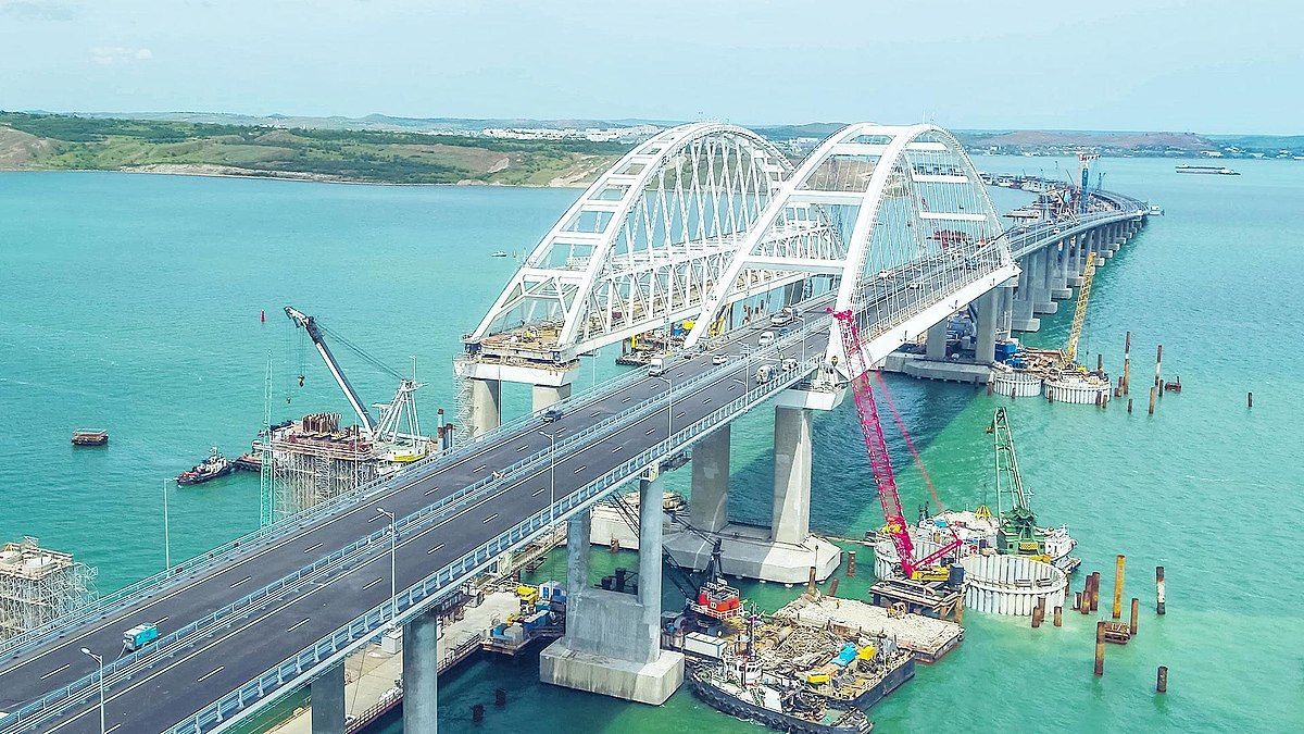 Крымский мост будет разрушаться: активист назвал причину