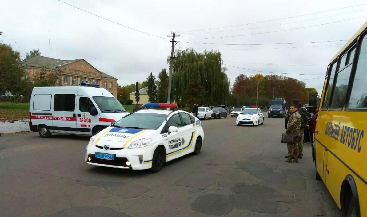 Пожежі та мародерство: до поліції через вибухи на Чернігівщині надійшло 37 викликів Пожежі та мародерство: до поліції через вибухи на Чернігівщині надійшло 37 викликів