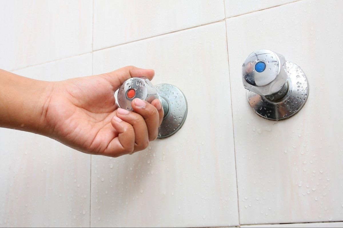 Гаряча вода повертається у Київ: "Нафтогаз" і "Київтеплоенерго" нарешті домовились Гаряча вода повертається у Київ: "Нафтогаз" і "Київтеплоенерго" нарешті домовились