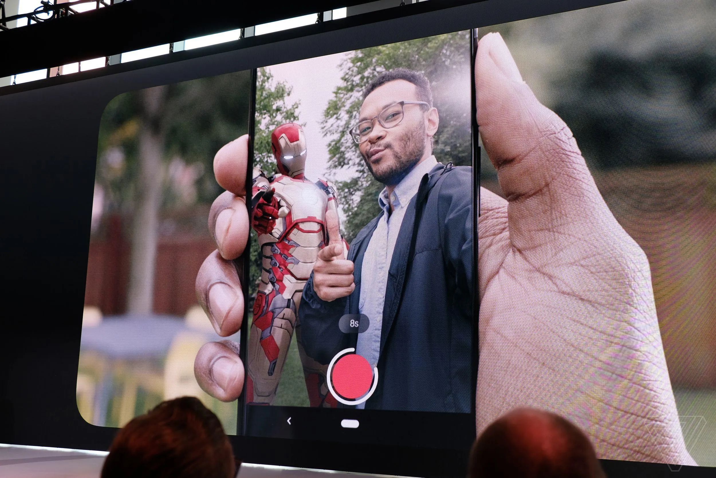 За допомогою AR-ефекту можна буде створювати анімовані селфі спільно з Marvel Studio За допомогою AR-ефекту можна буде створювати анімовані селфі спільно з Marvel Studio