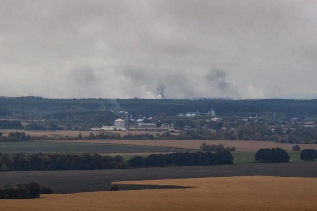 Взрыв боеприпасов на Черниговщине: как выглядит задымленный арсенал с высоты птичьего полета Взрыв боеприпасов на Черниговщине: как выглядит задымленный арсенал с высоты птичьего полета