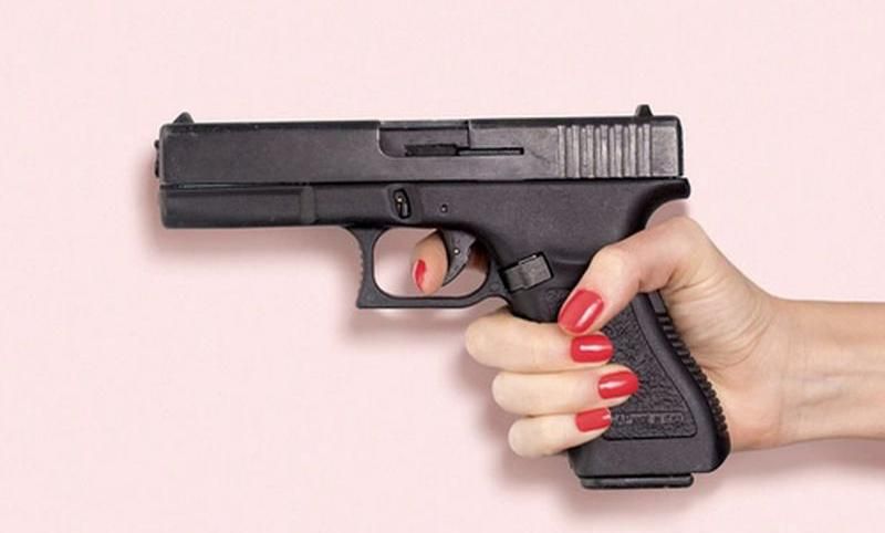 Огнестрельные подарки: кому и за что дарят оружие в Украине Огнестрельные подарки: кому и за что дарят оружие в Украине