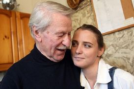 88-летний Иван Краско официально подал на развод с 27-летней супругой: подробности