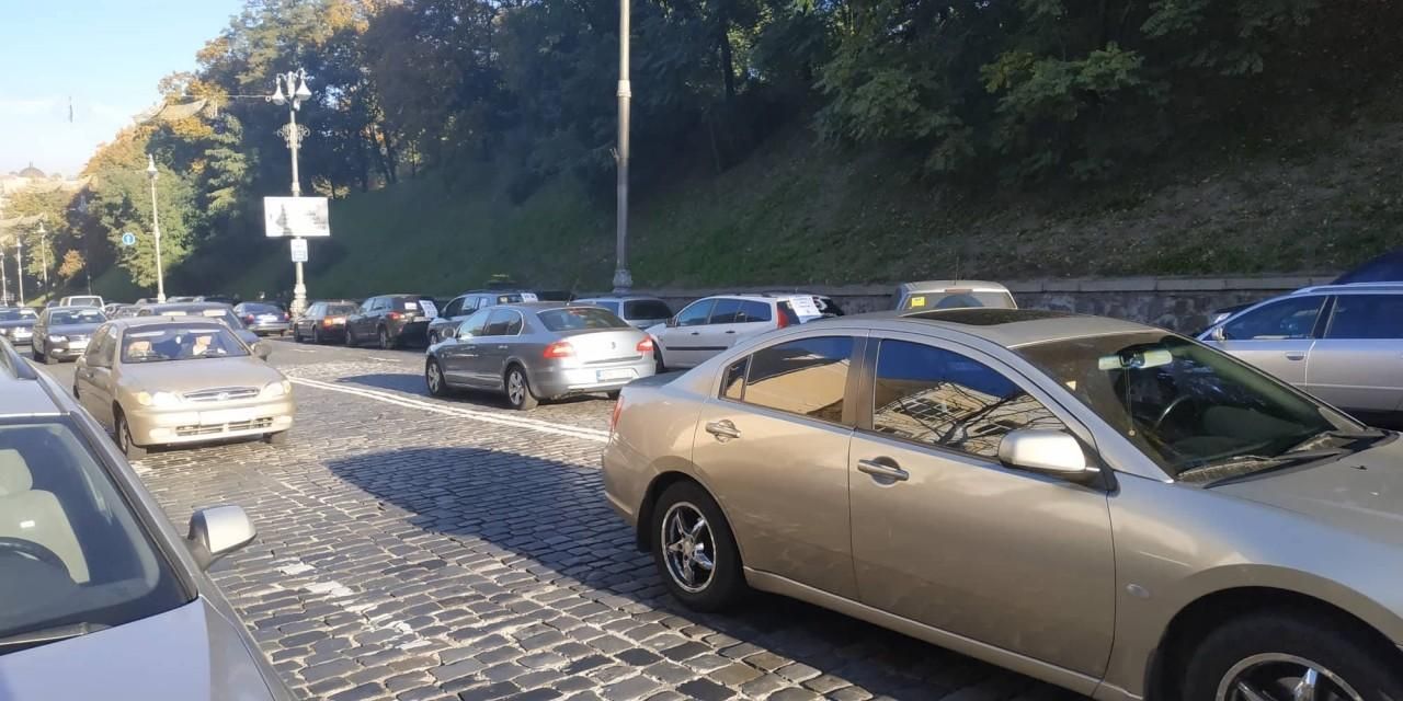 У Києві євробляхери влаштували акцію за зниження цін на пальне У Києві євробляхери влаштували акцію за зниження цін на пальне