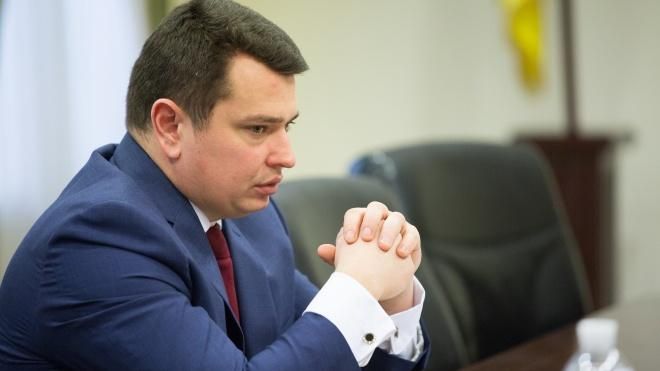 У київському метро з'явилися нові плакати з Ситником У київському метро з'явилися нові плакати з Ситником