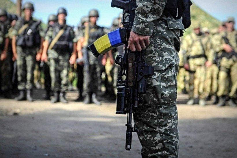 Звідки можлива агресія проти України: Порошенко назвав напрямки